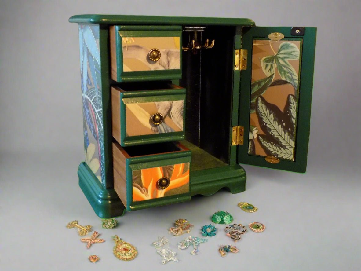 Wonderland Green Jewellery Box (Upcycled MELE)